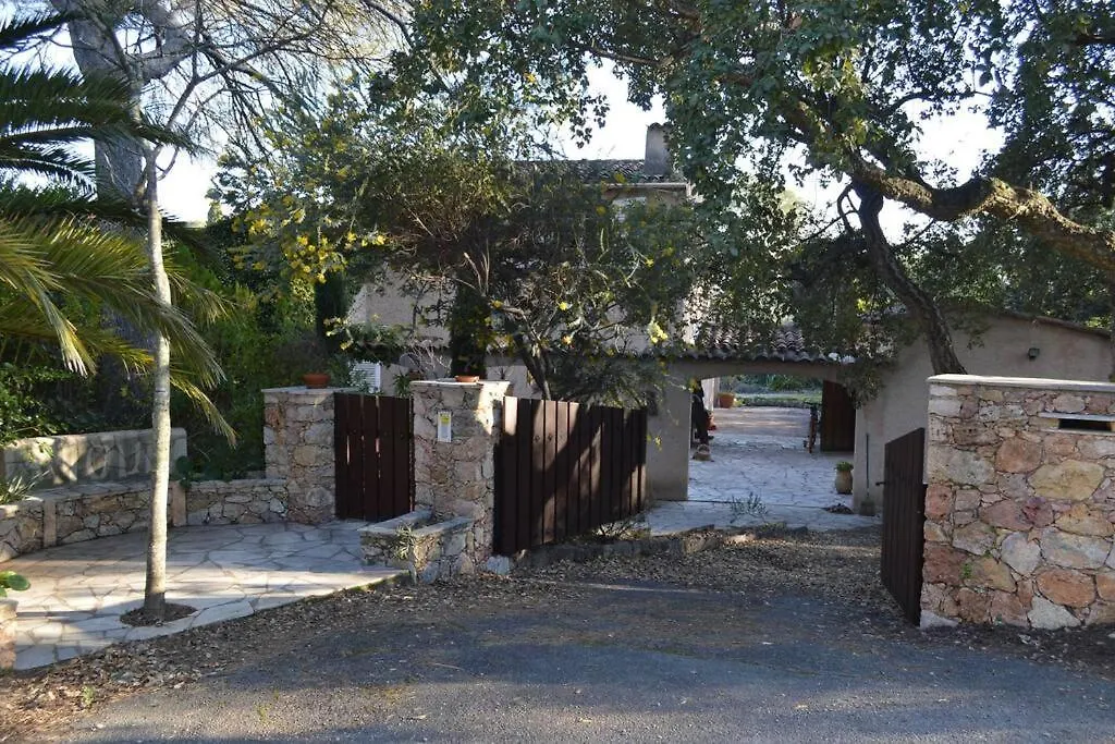Holiday home Maison Provencale Traditionnelle Avec Air Conditionne Saint-Raphael